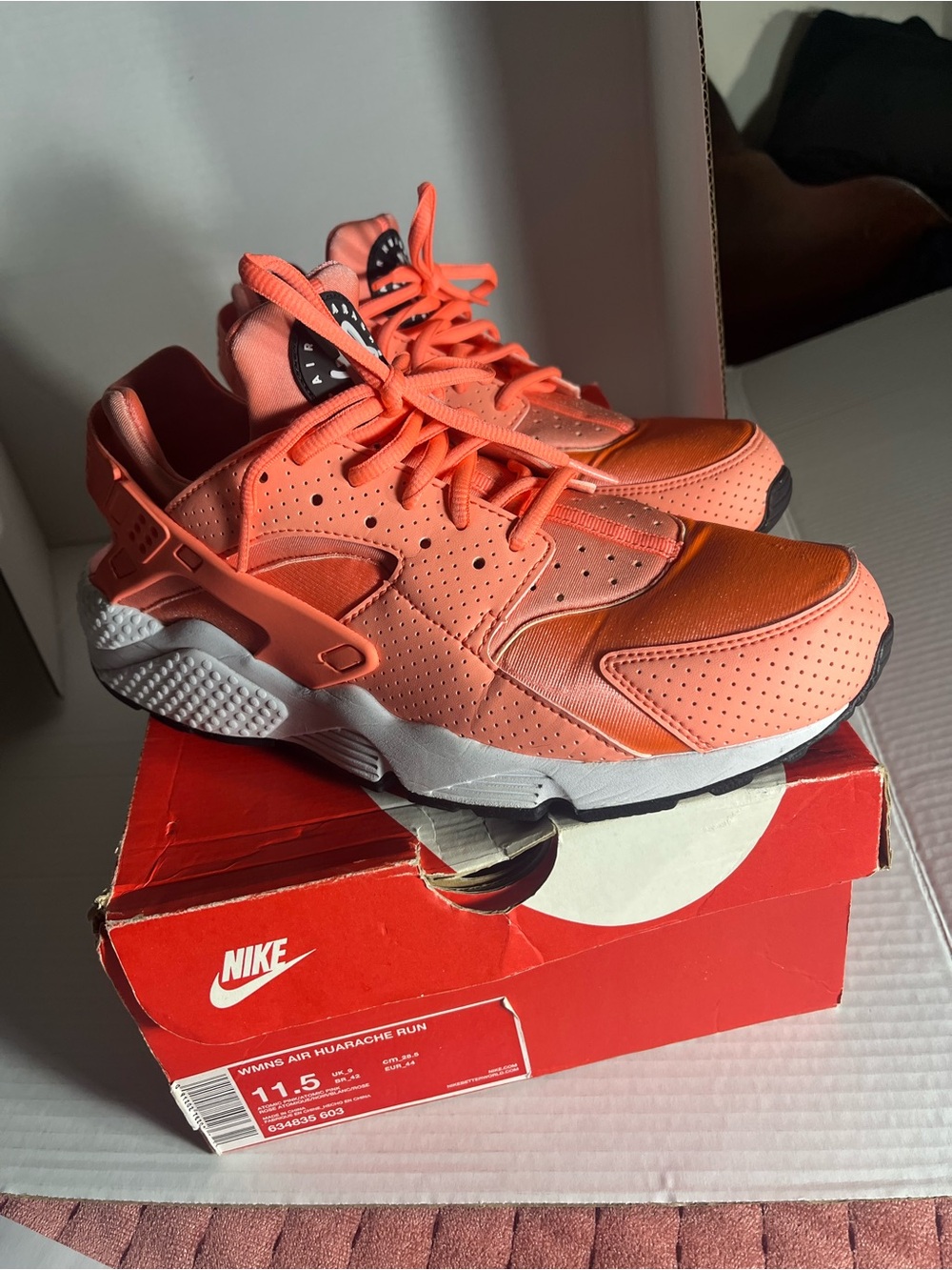 Nike Kids Coral/Orange Huarache Sneakers